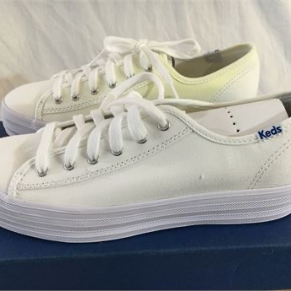 KEDS -Women's Triple Kick White Canvas Shoes - Size 7
